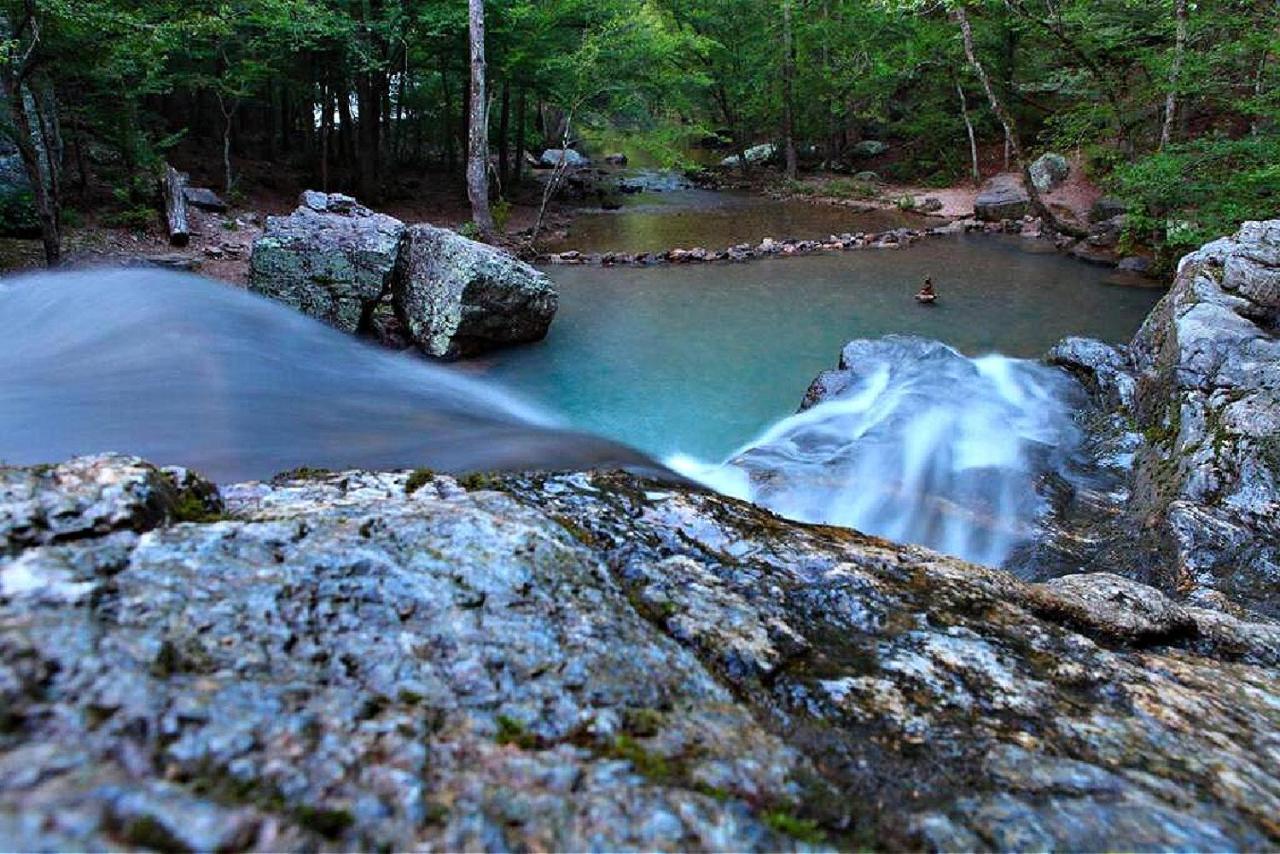 Secluded Home With Mini Waterfall And A Creek In Hot Springs Exteriér fotografie